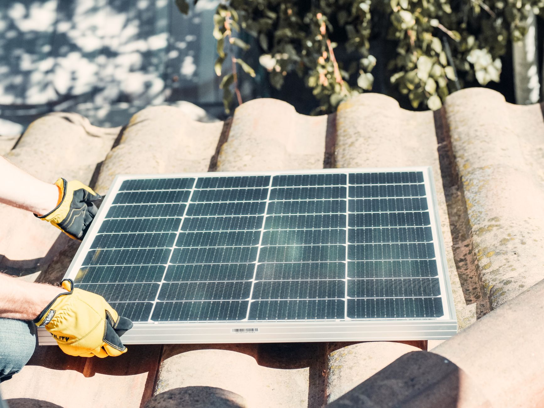 Installateur panneaux solaires équipe à Reims